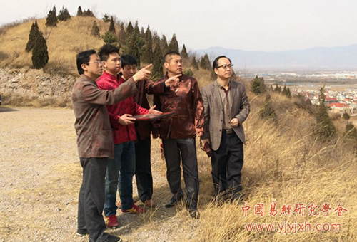羊彦儒老师指导学员实地风水勘察